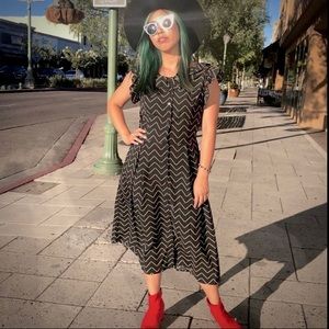 FINAL🚨DONATING SOON‼️ NWT ruffle sleeve midi dress